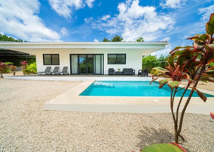 Casablanca With Pool, 5 Min From The Ocean Ferienhaus Cuajiniquil